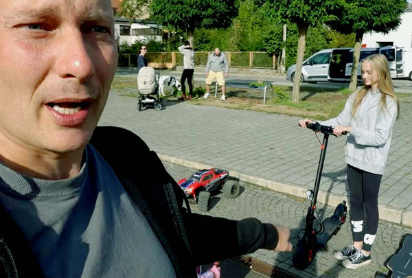 Sehen Sie, was Jörg vom E9 E-Scooter hält