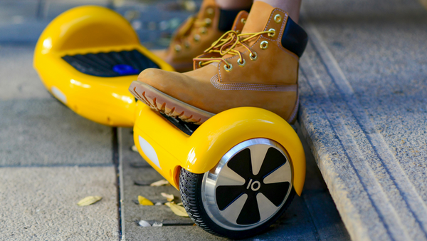 Wie lange braucht ein Hoverboard zum Aufladen?